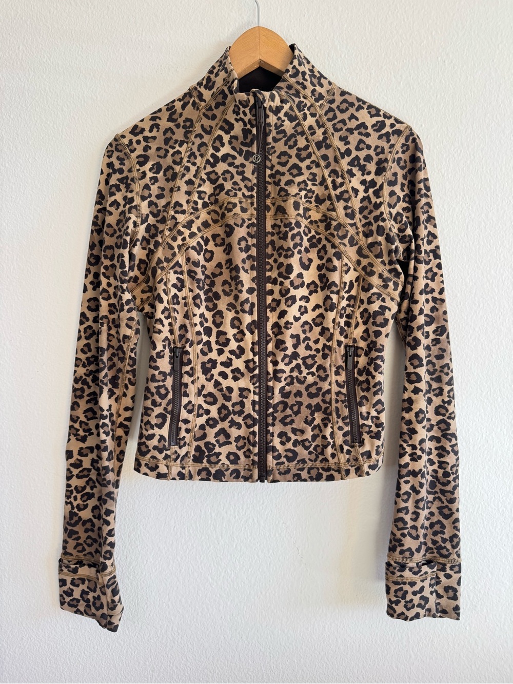 RARE Lululemon Define Cropped Jacket Nulu Leopard 🐆 - Picture 2 of 10